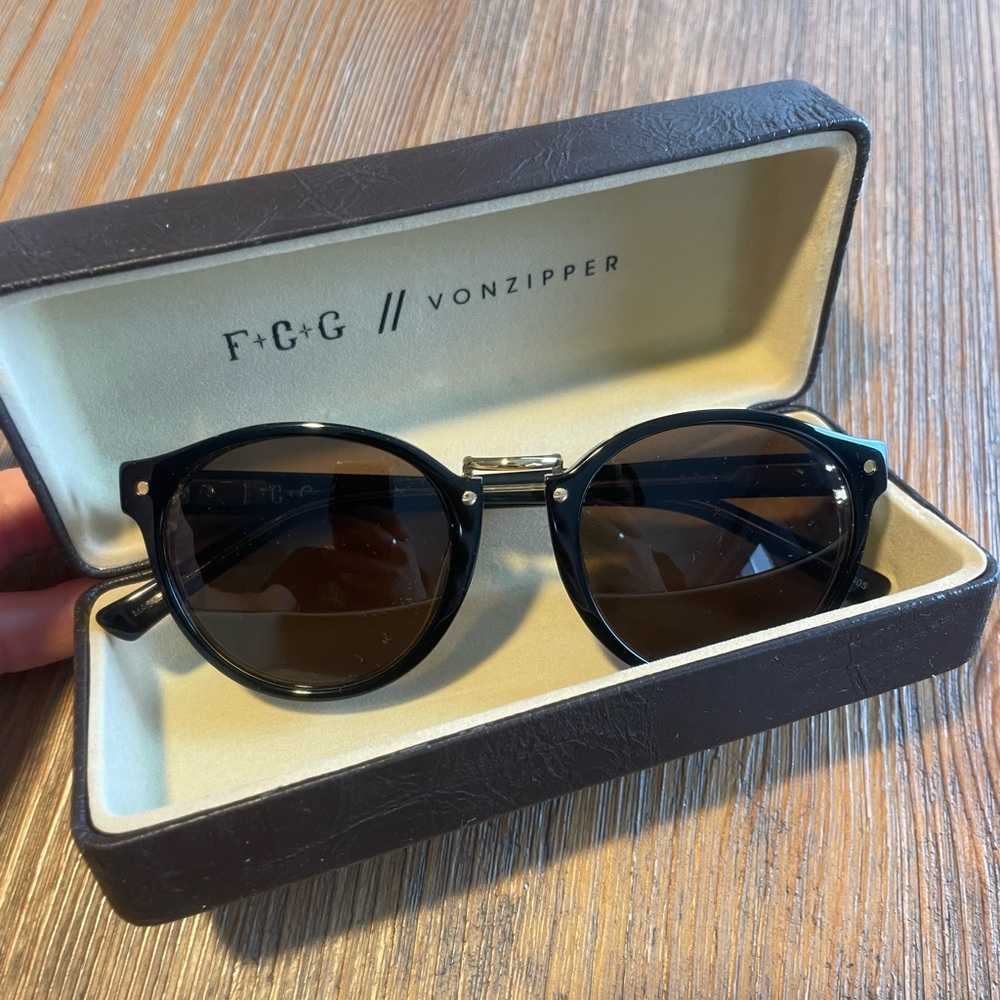 VONZIPPER sunglasses